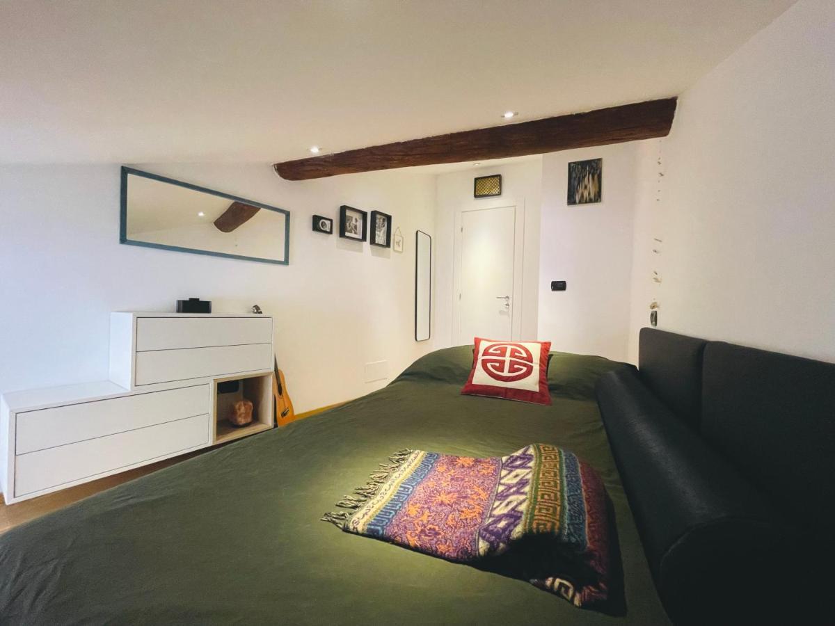 Tiny Zen House By The Sea. * Genova